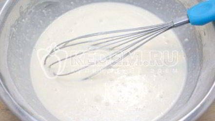 Рецепт блинов на сливках с творогом и клубничным джемом