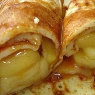 Рецепт Домашних блинчиков с яблоком