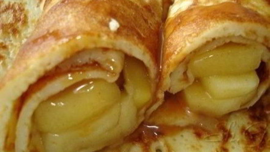 Рецепт домашних блинчиков с яблоком