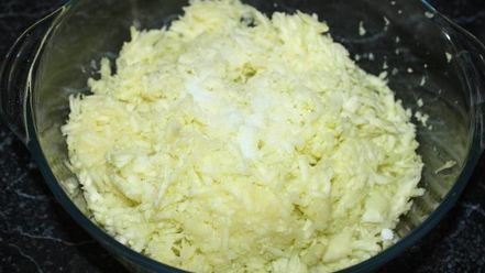 Рецепт кабачковых блинчиков с селедочкой