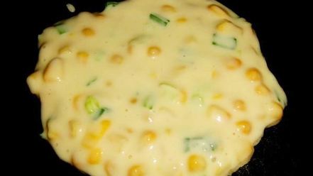 Рецепт кукурузных блинчиков с сальсой из груши и авокадо