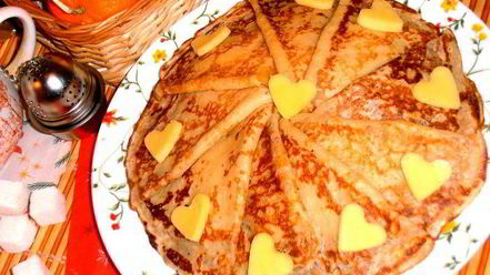 Рецепт тонких блинчиков с сырной прослоечкой