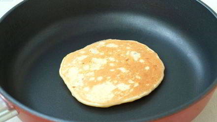 Рецепт творожных панкейков с черносливом