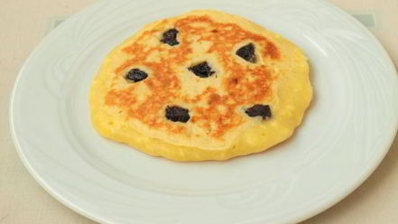 Рецепт творожных панкейков с черносливом