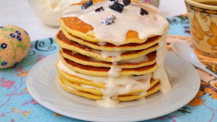 Рецепт творожных панкейков с черносливом