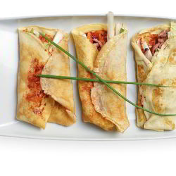 Рецепт Яичных блинчиков с уткой и соусом хойсин