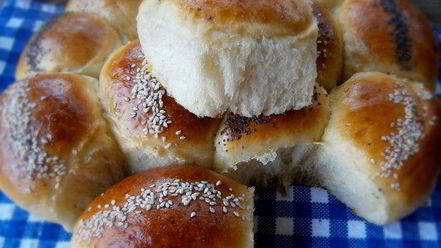 Рецепт булочек из волшебного теста с сыром