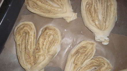 Рецепт булочек ореховых сердца