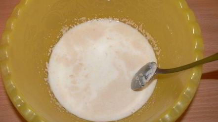 Рецепт булочек с брусникой, клубникой и штрейзелем