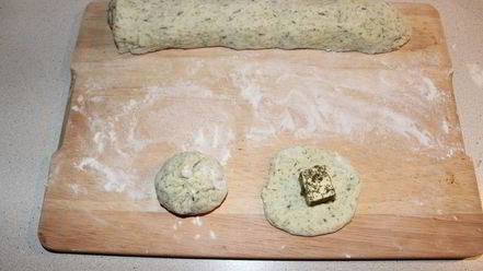 Рецепт булочек с брынзой