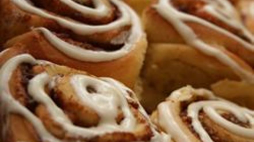 Рецепт булочек с корицей и орехами