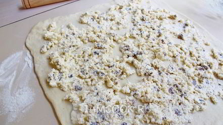 Рецепт булочек с творогом в сметанной заливке