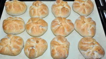Рецепт булочек с яблоками из слоеного теста
