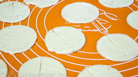 Рецепт дрожжевых булочек с сыром