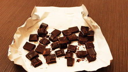 Рецепт французских круассанов с вишней и шоколадом