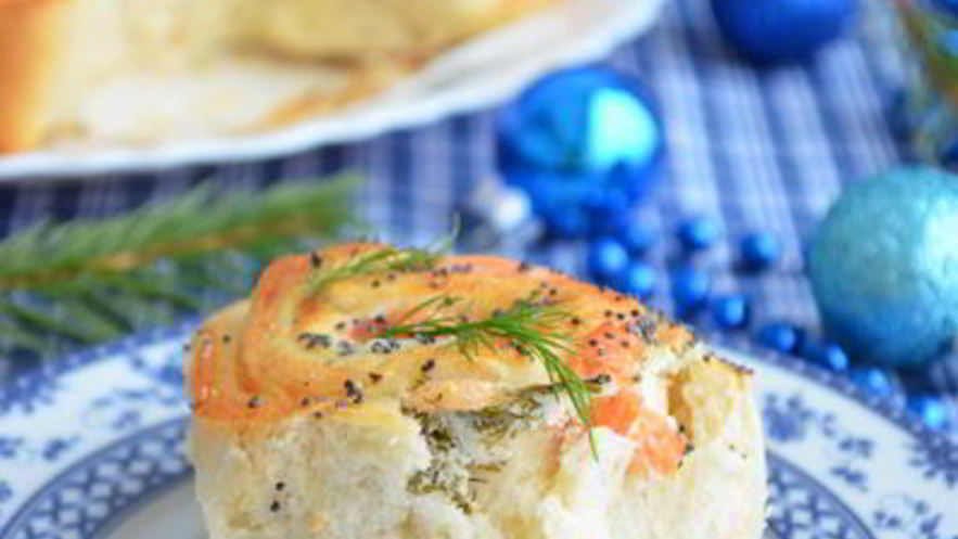 Рецепт праздничных булочек с копченым лососем и креветками