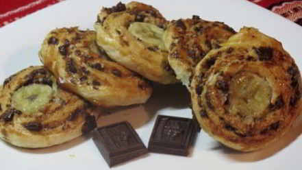 Рецепт шоколадна-банановых булочки улитки