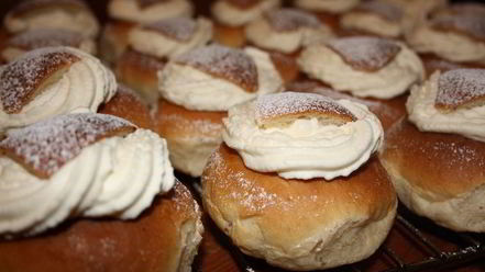 Рецепт шведских булочек с кардамоном и сливками семлур