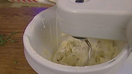 Рецепт сливочных булочек с малиной