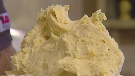 Рецепт сливочных булочек с малиной