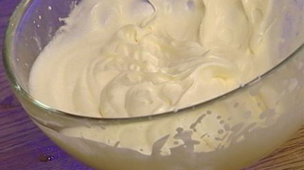 Рецепт сливочных булочек с малиной