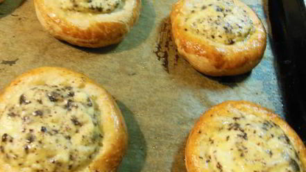 Рецепт ватрушек с творогом и шоколадом