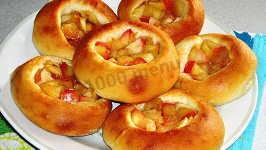 Рецепт ватрушек с яблоками из дрожжевого теста