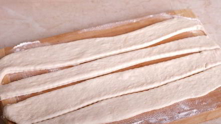 Рецепт закусочных булочек-розочек с беконом