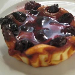 Рецепт Мини-чизкейков с вишней