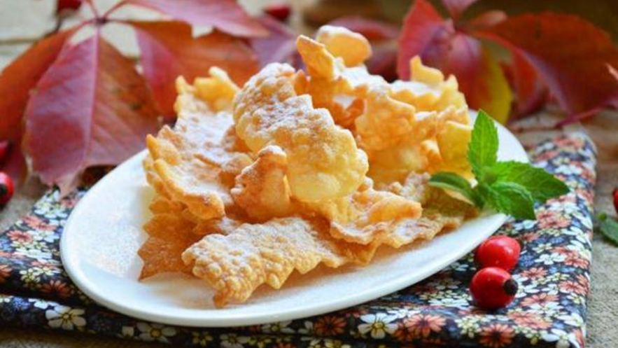 Рецепт домашнего хвороста к чаю