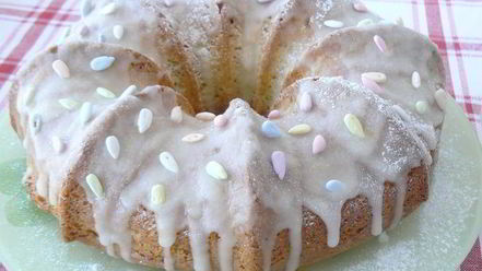 Рецепт кекса на сметане с кукурузной мукой и вяленой клюквой