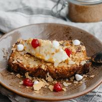 Рецепт Кекса с финиками, вишней и сливочным кремом