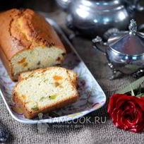 Кекс с изюмом и цукатами