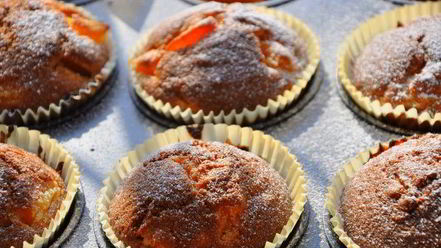 Рецепт кексов с абрикосами и орешками