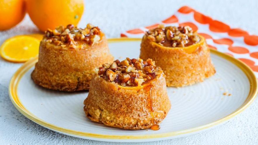 Рецепт кексов с карамелизованными апельсинами и миндалем