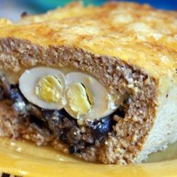Рецепт Мясного кекса с грибами и перепелиными яйцами