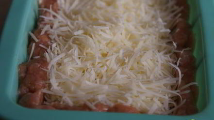 Рецепт мясного кекса с грибами и перепелиными яйцами