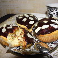 Творожные кексы с шоколадом и бананом