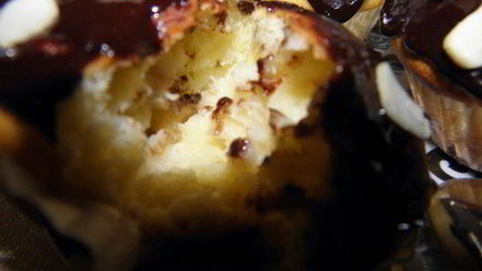 Рецепт творожных кексов с шоколадом и бананом