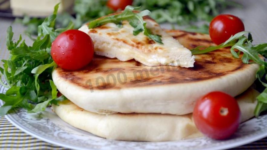 Рецепт хачапури с творогом и сыром на сковороде