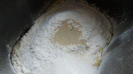 Рецепт булочек с изюмом в хлебопечке