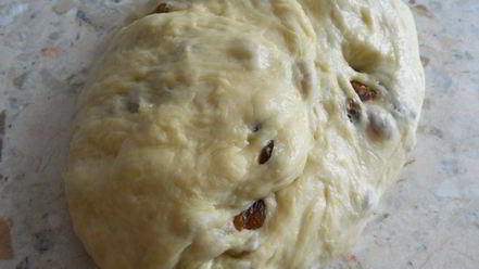 Рецепт булочек с изюмом в хлебопечке