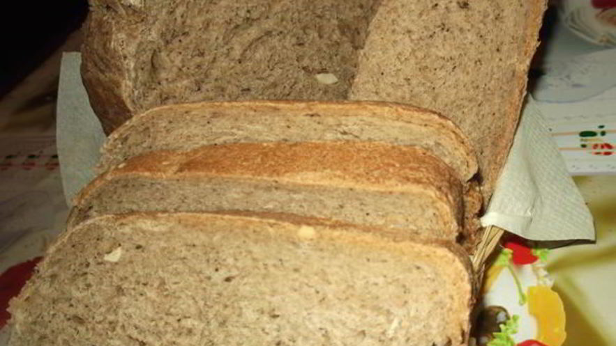 Рецепт черного хлеба с маринованным чесноком