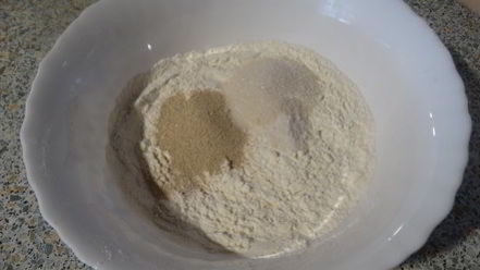 Рецепт дрожжевого хлеба с вялеными томатами