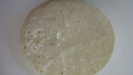 Рецепт французского хлеба на красном вине, с орехами и изюмом