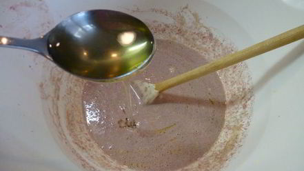 Рецепт французского хлеба на красном вине, с орехами и изюмом