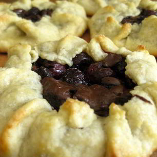 Рецепт Галет с черешней и шоколадом