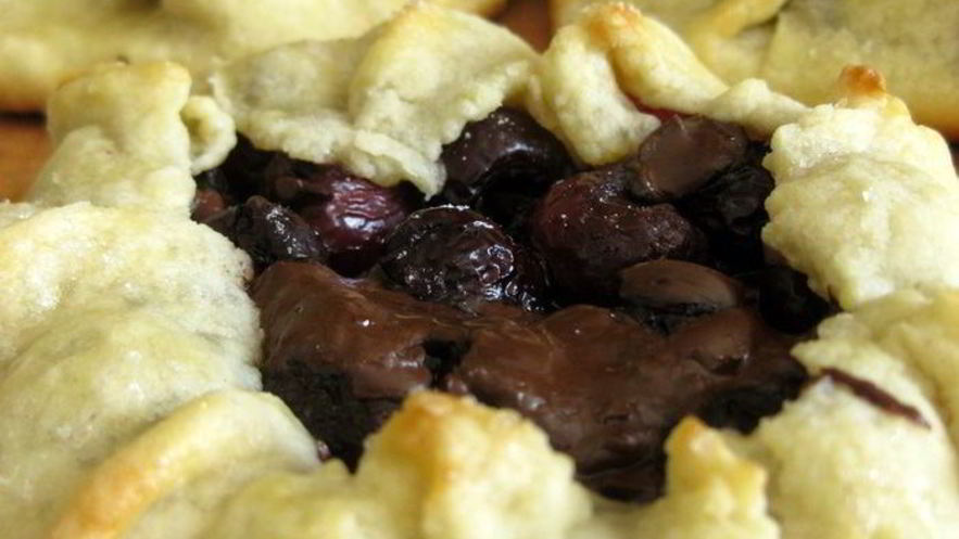 Рецепт галет с черешней и шоколадом