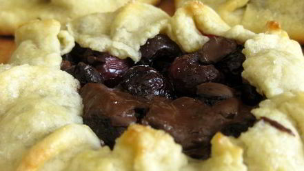 Рецепт галет с черешней и шоколадом