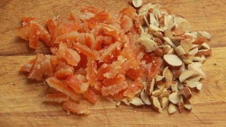 Рецепт хлеба с полбой и цукатами